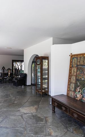 Casa à venda com 750m², 5 quartos e 4 vagas Casa à venda com 750m², 5 quartos e 4 vagasSala