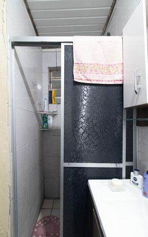 Casa à venda com 64m², 2 quartos e 4 vagasBanheiro  - Casa 1
