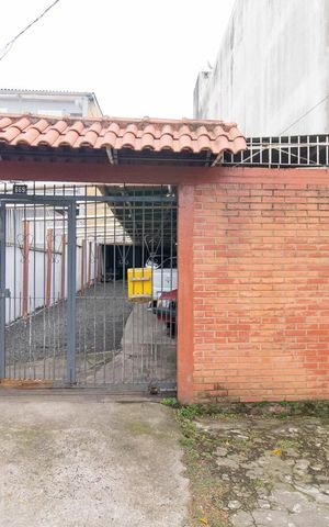 Casa à venda com 64m², 2 quartos e 4 vagasFachada