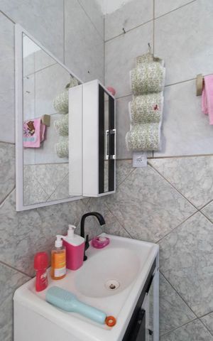 Casa à venda com 64m², 2 quartos e 4 vagasBanheiro - Casa 2