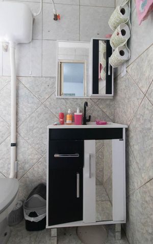 Casa à venda com 64m², 2 quartos e 4 vagasBanheiro - Casa 2