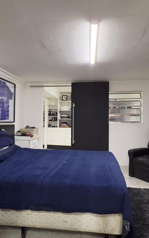 Casa à venda com 277m², 3 quartos e 3 vagas Casa à venda com 277m², 3 quartos e 3 vagasEdícula