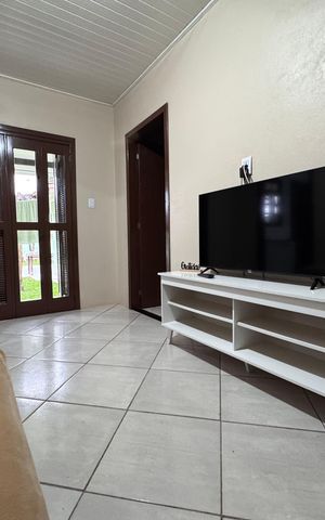 Casa à venda com 120m², 2 quartos e 2 vagas Casa à venda com 120m², 2 quartos e 2 vagasSala