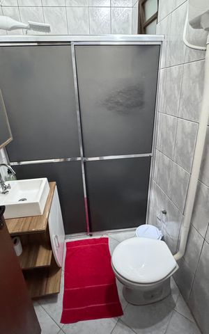 Casa à venda com 120m², 2 quartos e 2 vagas Casa à venda com 120m², 2 quartos e 2 vagasBanheiro