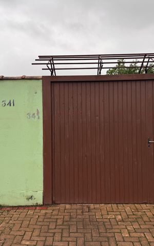 Casa à venda com 120m², 2 quartos e 2 vagas Casa à venda com 120m², 2 quartos e 2 vagasPlaquinha