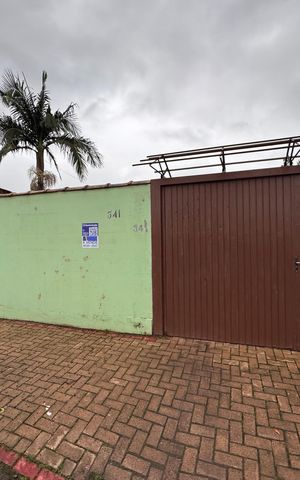 Casa à venda com 120m², 2 quartos e 2 vagas Casa à venda com 120m², 2 quartos e 2 vagasPlaquinha