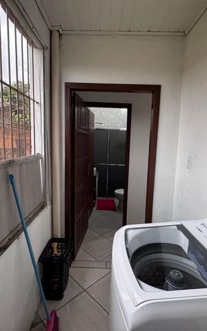 Casa à venda com 120m², 2 quartos e 2 vagas Casa à venda com 120m², 2 quartos e 2 vagasBanheiro