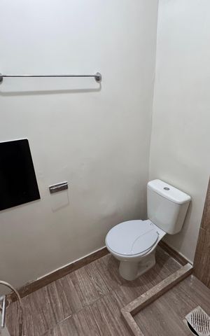 Apartamento à venda com 114m², 2 quartos e 1 vaga Apartamento à venda com 114m², 2 quartos e 1 vagaBanheiro de Serviço