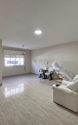 Apartamento à venda com 114m², 2 quartos e 1 vaga Apartamento à venda com 114m², 2 quartos e 1 vagaSala