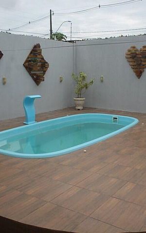 Casa à venda com 180m², 3 quartos e 2 vagas Casa à venda com 180m², 3 quartos e 2 vagasPiscina