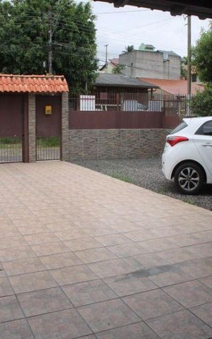 Casa à venda com 180m², 3 quartos e 2 vagas Casa à venda com 180m², 3 quartos e 2 vagasGaragem