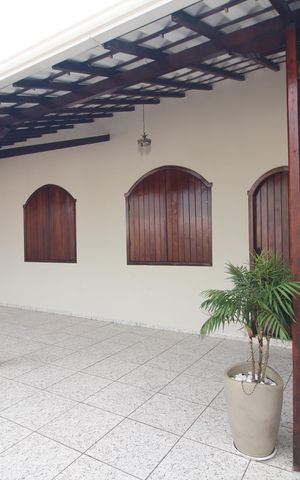 Casa à venda com 420m², 3 quartos e 5 vagasQuintal