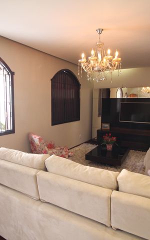 Casa à venda com 420m², 3 quartos e 5 vagasSala