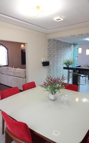 Casa à venda com 420m², 3 quartos e 5 vagasCopa