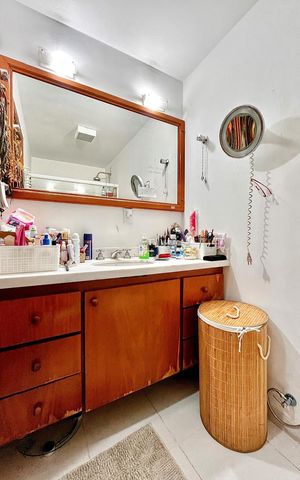 Apartamento à venda com 184m², 3 quartos e 2 vagasBanheiro da Suíte
