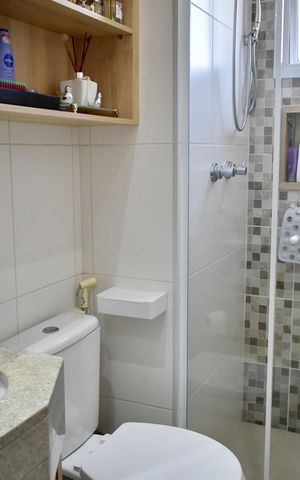Apartamento à venda com 70m², 2 quartos e 2 vagas Apartamento à venda com 70m², 2 quartos e 2 vagasBanheiro da Suíte