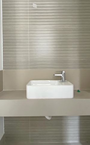 Apartamento à venda com 120m², 3 quartos e 2 vagas Apartamento à venda com 120m², 3 quartos e 2 vagasBanheiro das Semi suítes
