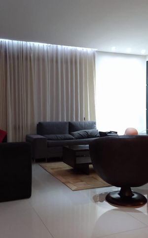 Casa de condomínio à venda com 350m², 5 quartos e 2 vagas Casa de condomínio à venda com 350m², 5 quartos e 2 vagasSala
