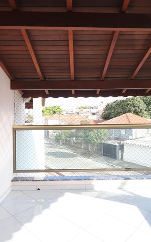 Casa à venda com 220m², 3 quartos e 4 vagasVaranda da Suíte 2