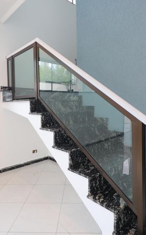 Casa à venda com 220m², 3 quartos e 4 vagasSala