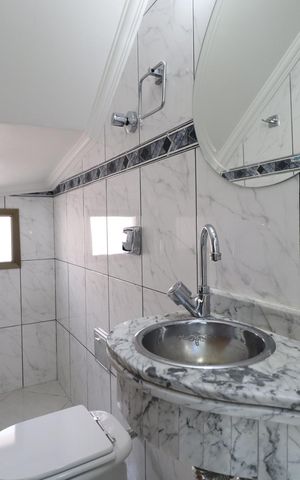 Casa à venda com 220m², 3 quartos e 4 vagasLavabo