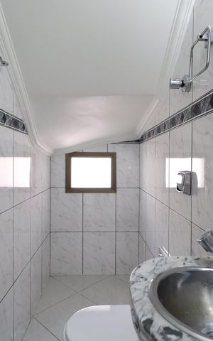 Casa à venda com 220m², 3 quartos e 4 vagasLavabo