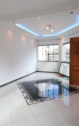 Casa à venda com 220m², 3 quartos e 4 vagasSala