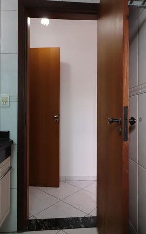 Casa à venda com 220m², 3 quartos e 4 vagasBanheiro da Suíte 1