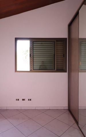 Casa à venda com 220m², 3 quartos e 4 vagasQuarto 