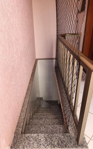 Casa à venda com 220m², 3 quartos e 4 vagasCorredor externo