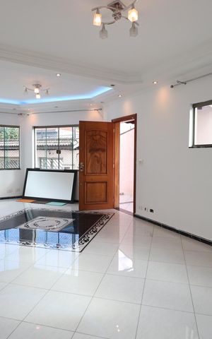 Casa à venda com 220m², 3 quartos e 4 vagasSala