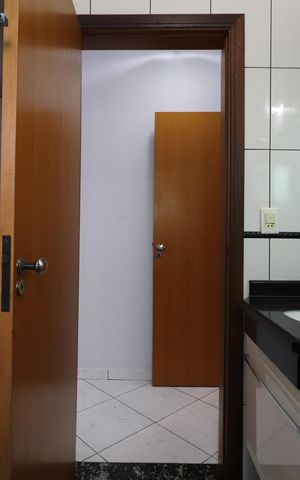 Casa à venda com 220m², 3 quartos e 4 vagasBanheiro da Suíte 2