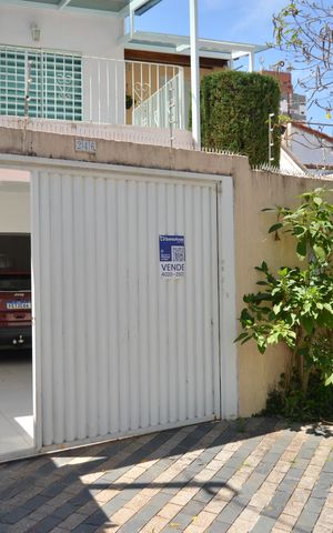 Casa para alugar com 270m², 2 quartos e 3 vagasPlaca