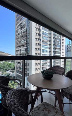 Apartamento à venda com 81m², 2 quartos e 1 vaga Apartamento à venda com 81m², 2 quartos e 1 vagaVaranda