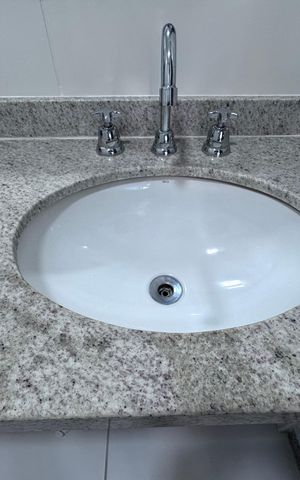 Apartamento à venda com 81m², 2 quartos e 1 vaga Apartamento à venda com 81m², 2 quartos e 1 vagaBanheiro Social