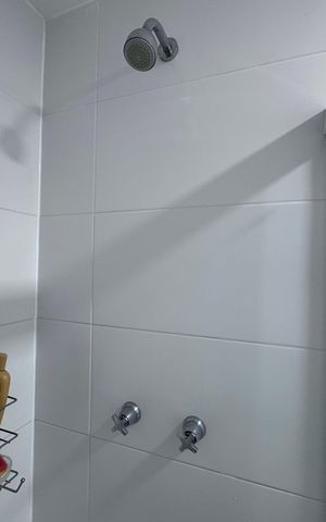 Apartamento à venda com 81m², 2 quartos e 1 vaga Apartamento à venda com 81m², 2 quartos e 1 vagaSuíte - Banheiro