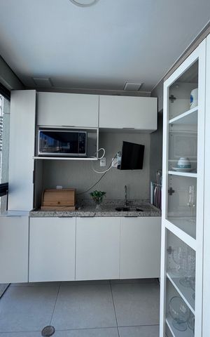 Apartamento à venda com 81m², 2 quartos e 1 vaga Apartamento à venda com 81m², 2 quartos e 1 vagaVaranda