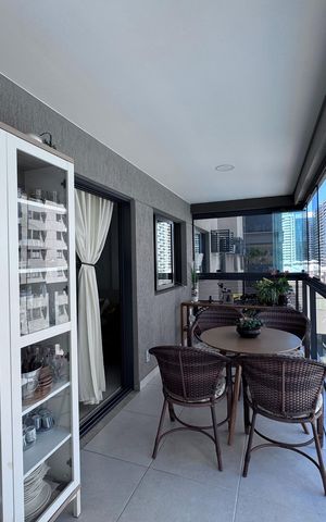 Apartamento à venda com 81m², 2 quartos e 1 vaga Apartamento à venda com 81m², 2 quartos e 1 vagaVaranda