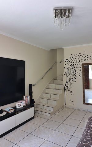 Casa à venda com 150m², 3 quartos e 1 vagaSala