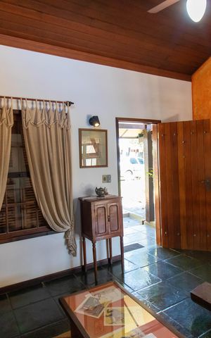 Casa de condomínio à venda com 210m², 4 quartos e 2 vagas Casa de condomínio à venda com 210m², 4 quartos e 2 vagasSala