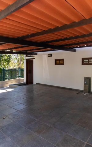 Casa de condomínio à venda com 210m², 4 quartos e 2 vagas Casa de condomínio à venda com 210m², 4 quartos e 2 vagasGaragem
