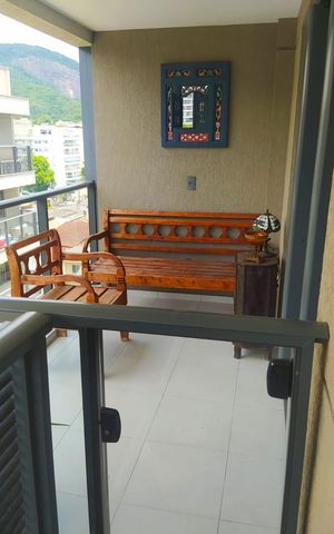 Apartamento à venda com 137m², 3 quartos e 2 vagas Apartamento à venda com 137m², 3 quartos e 2 vagasVaranda