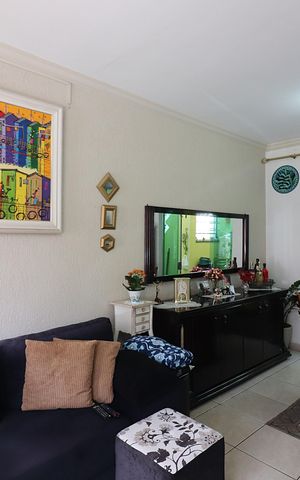 Casa de condomínio à venda com 90m², 2 quartos e 2 vagasSala