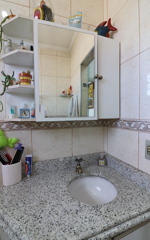 Casa de condomínio à venda com 90m², 2 quartos e 2 vagasBanheiro Social 2