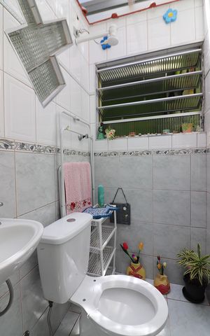 Casa de condomínio à venda com 90m², 2 quartos e 2 vagasBanheiro Social 2