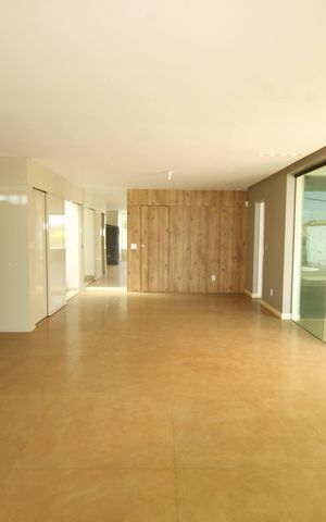 Casa para alugar com 500m², 5 quartos e 6 vagasSala