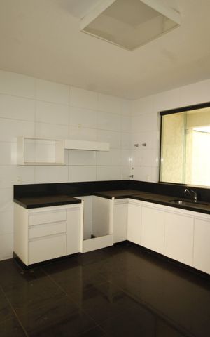 Casa para alugar com 500m², 5 quartos e 6 vagasCozinha