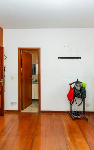 Casa à venda com 389m², 5 quartos e 2 vagasSuíte 2