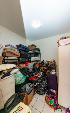 Casa à venda com 389m², 5 quartos e 2 vagasQuarto de Serviço