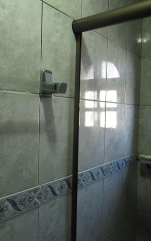 Casa à venda com 300m², 3 quartos e 2 vagasBanheiro